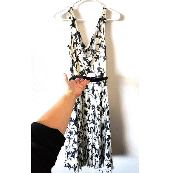 Carmen Marc Valvo Collection Belted Floral Pleated Skirt Dress Size 10 - Picture 2 of 8